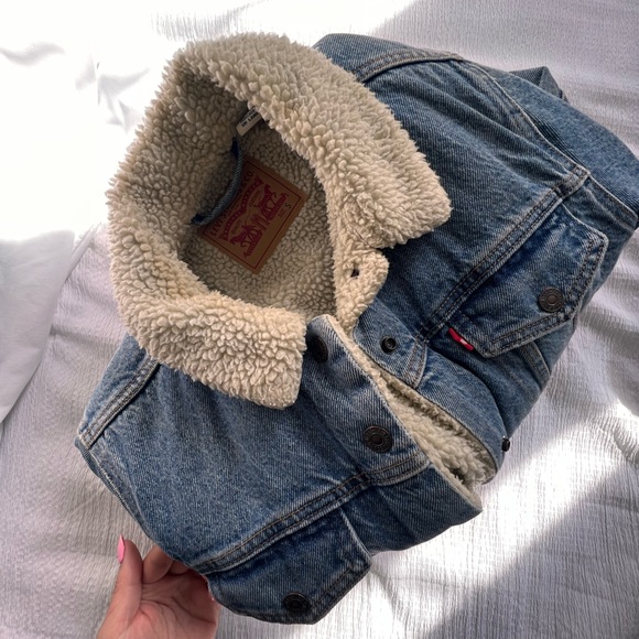 LEVIS - Picture 4 of 8